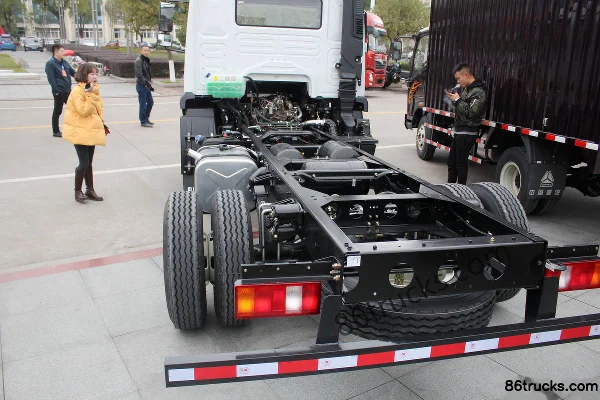 Sinotruk HOWO H3 Pioneer 200 ch 4X2(6 roues) single-row light truck chassis (China VI) Extérieur (3) | 86Trucks
