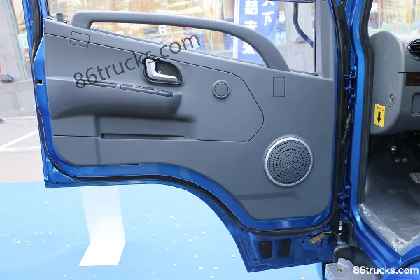 Kama HK8 Fuyunlai 116hp 4X2(6 wheels) 4.2m dump truck Cab (1) | 86Trucks