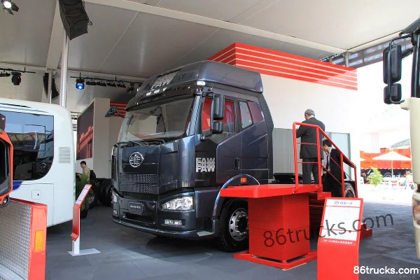 FAW Jiefang J6P Heavy Truck 420 hp 6X4(10 wheels) Tractor Truck Exterior (2) | 86Trucks