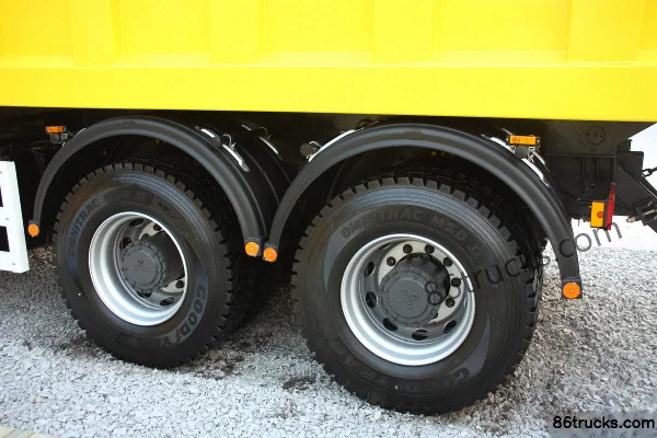 DAF CF série poids lourd 340 ch 8X4(12 roues) Camion benne 8,6 mètres (CF85) Châssis (2) | 86Trucks