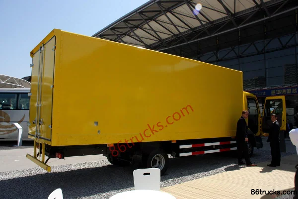 DAF LF Series Medium Truck 185 hp 4X2(6 wheels) Box Cargo Truck (LF45) Body (2) | 86Trucks