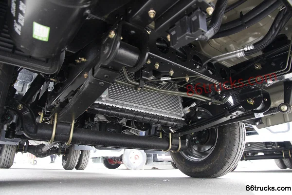 Dongfeng T5 1.5L 113 hp 4X2(6 wheels) 3.8m single-row flatbed light truck (China VI) Chassis (2) | 86Trucks