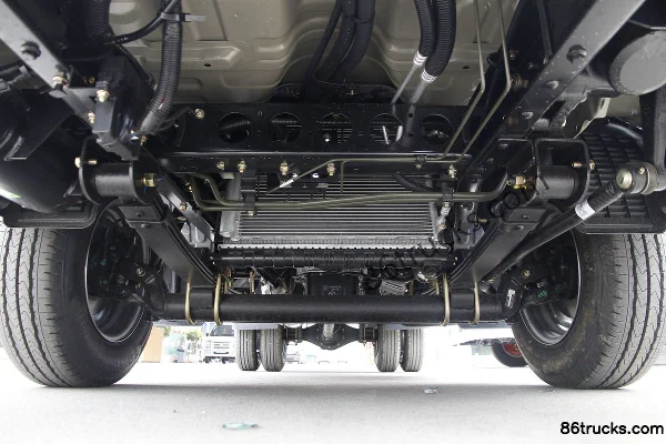 Dongfeng T5 1.5L 113 hp 4X2(6 wheels) 3.8m single-row flatbed light truck (China VI) Chassis (1) | 86Trucks