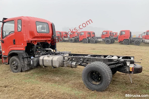 Dongfeng Changxing D1 160 hp 4X2(6 wheels) 4.16m semi-sleeper stake truck chassis (3600) Exterior (3) | 86Trucks
