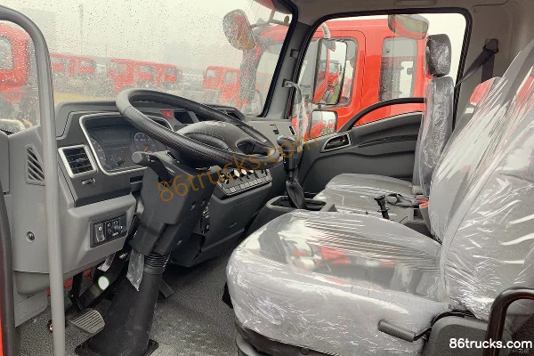 Dongfeng Changxing D1 160 hp 4X2(6 wheels) 4.16m semi-sleeper stake truck chassis (3600) Cab (1) | 86Trucks