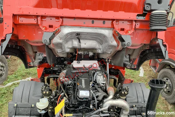 Dongfeng Changxing D1 160 hp 4X2(6 wheels) 4.16m semi-sleeper stake truck chassis (3600) (1) | 86Trucks
