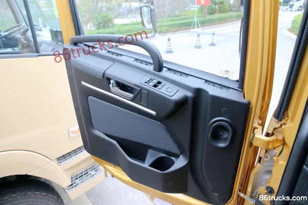 Hualing Hanma H6 420 hp 8X4(12 wheels) 9.5m stake truck Cab (3) | 86Trucks