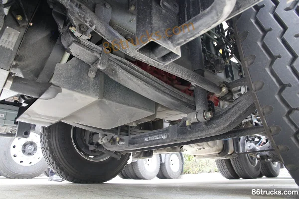 Hualing Hanma H6 Heavy Truck 420 hp 6X4(10 wheels) Tractor Truck Chassis (2) | 86Trucks