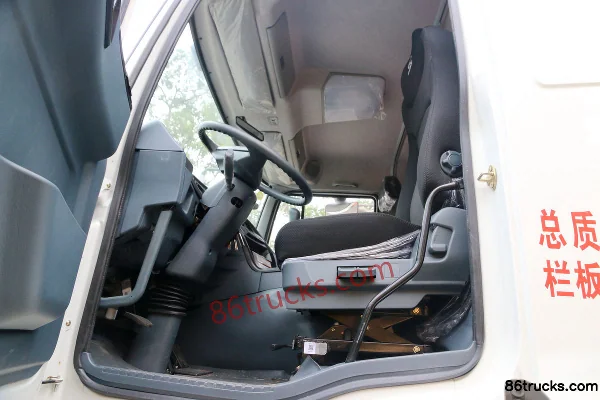 Hualing Star 270 hp 6X2(8 wheels) Truck-mounted Crane Cab (3) | 86Trucks