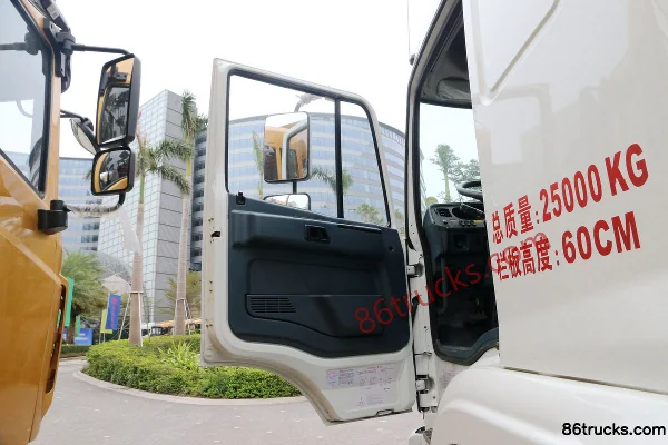 Hualing Star 270 hp 6X2(8 wheels) Truck-mounted Crane Cab (1) | 86Trucks