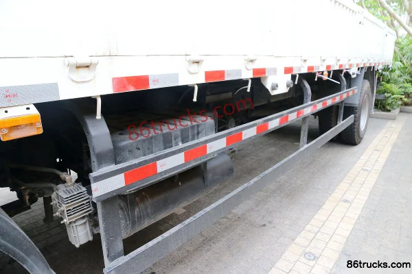 Hualing Star 270 hp 6X2(8 wheels) Truck-mounted Crane Chassis (2) | 86Trucks