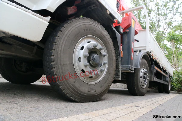 Hualing Star 270 hp 6X2(8 wheels) Truck-mounted Crane Chassis (1) | 86Trucks