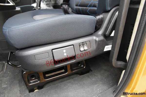 Hualing Hanma H9 Heavy Truck 350 hp 6X4(10 wheels) LNG Tractor Truck Cab (3) | 86Trucks