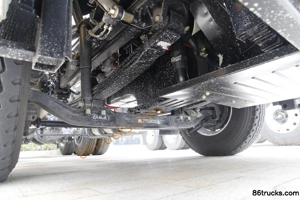 Hualing Hanma H7 Heavy Truck 460hp 6X4(10 wheels) Tractor Truck Chassis (2) | 86Trucks