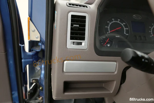 Karry Green Card City Transport Edition Comfort 88hp 4X2(6 wheels) 3.7m Single-row Van Light Truck Cab (1) | 86Trucks