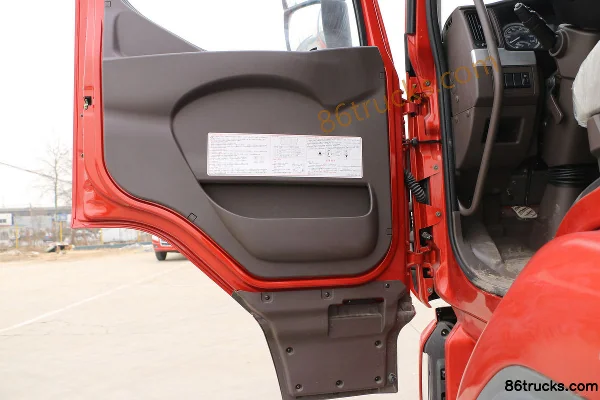 Dongfeng Liuqi Chenglong H5 poids lourd 400 ch 6X4(10 roues) tracteur routier (Weichai) Cabine (1) | 86Trucks
