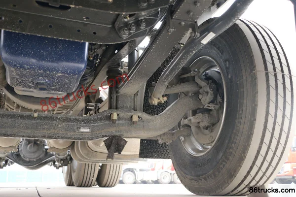 Dongfeng Liuqi Chenglong H5 poids lourd 400 ch 6X4(10 roues) tracteur routier (Weichai) Châssis (3) | 86Trucks