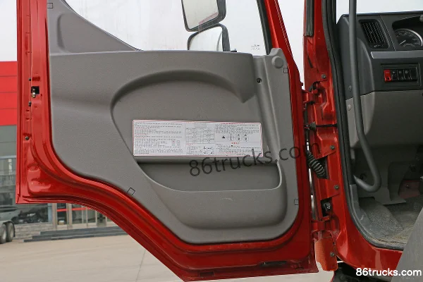 Dongfeng Liuqi Chenglong H6 Heavy Truck 500 hp 6X4(10 wheels) Tractor Truck Cab (1) | 86Trucks
