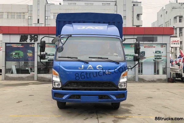 JAC New Kangling J6 143 hp 4X2(6 wheels) 4.18m Single Row Stake Light Truck Exterior (2) | 86Trucks