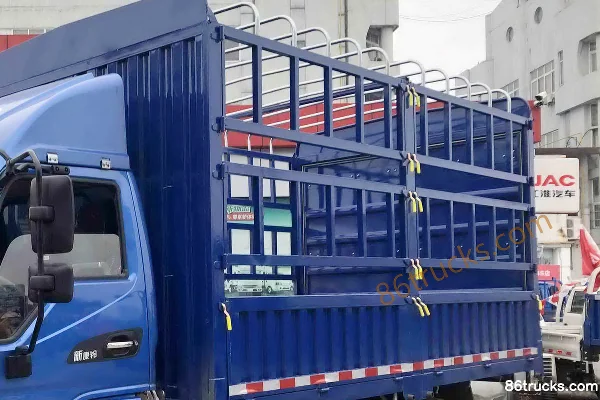 JAC New Kangling J6 143 hp 4X2(6 wheels) 4.18m Single Row Stake Light Truck Cab (1) | 86Trucks