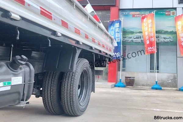 JAC Kaida X5 1,5 L 110 ch 4X2(6 roues) Camion léger à plateau 3,1 m Cabine (1) | 86Trucks