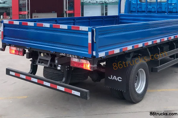 JAC New Kangling H3 120hp 4X2(6 wheels) 4.18m Single Row Flatbed Light Truck Chassis (2) | 86Trucks