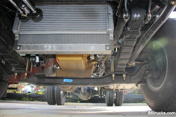 FAW Hongta FAW Jiefang Gongshi 130hp 4X2(6 wheels) 4.21m Single Row Stake Truck Chassis (1) | 86Trucks