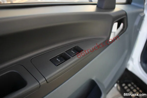 FAW Hongta FAW Jiefang Gongshi Heavy-Duty 156 hp 4X2(6 wheels) Single Row Light Truck (Yunnei) Cab (1) | 86Trucks