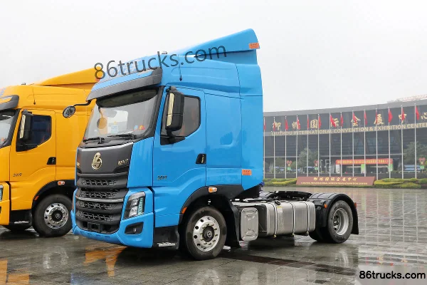 Dongfeng Liuqi Chenglong H7 camion lourd édition spéciale Zhongtong 460 ch 4X2(6 roues) tracteur routier Extérieur (3) | 86Trucks