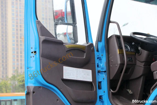 Dongfeng Liuqi Chenglong H7 camion lourd édition spéciale Zhongtong 460 ch 4X2(6 roues) tracteur routier Cabine (2) | 86Trucks