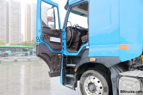 Dongfeng Liuqi Chenglong H7 camion lourd édition spéciale Zhongtong 460 ch 4X2(6 roues) tracteur routier Cabine (1) | 86Trucks