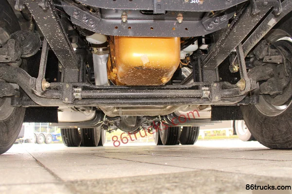 Dongfeng Liuqi Chenglong H7 Heavy Truck 2019 Model 560hp 6X4(10 wheels) Tractor Truck Chassis (1) | 86Trucks