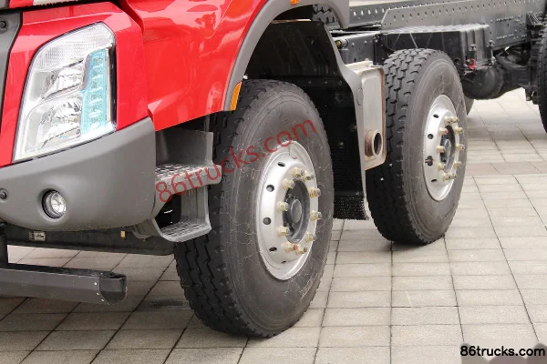 Dongfeng Liuqi Chenglong H7 400 hp 8X4(12 wheels) LNG Dump Truck Chassis (2) | 86Trucks