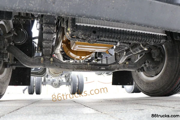 Dongfeng Liuqi New Chenglong M3 Medium Truck 200 hp 4X2(6 wheels) Cargo Truck Chassis (China VI) (1) | 86Trucks