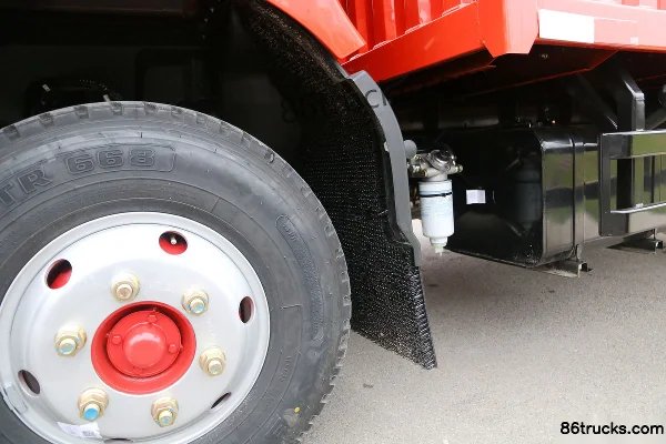 Dongfeng Duolika D6-L 2018 model 140 hp 4X2(6 wheels) 4.17m single-row van light truck (China VI) Chassis (2) | 86Trucks