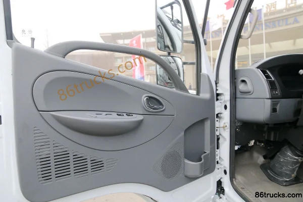 Dongfeng Electric Kaipute EV350 4.5T 4.2m single-row pure electric box light truck 89.35kWh 4X2(6 wheels) Interior (2) | 86Trucks