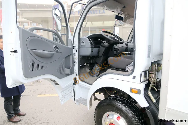 Dongfeng Electric Kaipute EV350 4.5T 4.2m single-row pure electric box light truck 89.35kWh 4X2(6 wheels) Interior (1) | 86Trucks