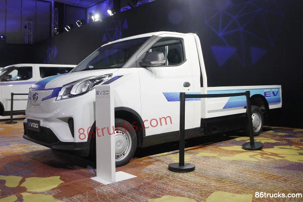 SAIC MAXUS EV30 2.8T 2.6m single-row pure electric micro truck 4X2(6 wheels) Exterior (3) | 86Trucks