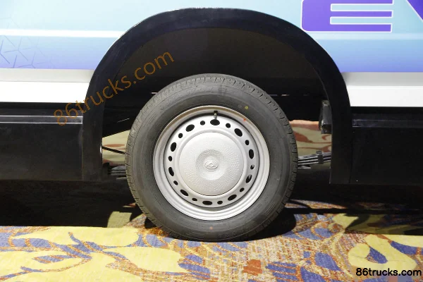 SAIC MAXUS EV30 2.8T 2.6m single-row pure electric micro truck 4X2(6 wheels) Cab (2) | 86Trucks