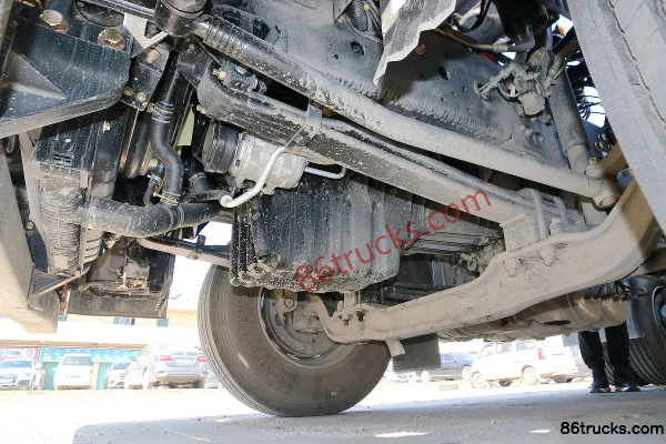 Dongfeng Commercial Vehicle Tianlong VL Heavy Truck 2018 420 hp 6X4(10 wheels) Tractor Truck (Flat Top) Chassis (2) | 86Trucks