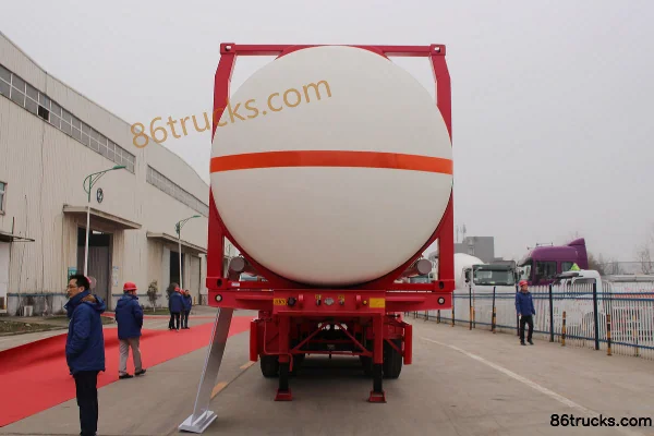 CIMC Ruijiang 40m³ 30ft Front Protruding Stainless Steel Insulated Tank Container Semi-trailer Exterior (2) | 86Trucks