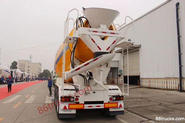 CIMC Ruijiang semi-remorque malaxeur à béton 17,4 m³ Extérieur (2) | 86Trucks