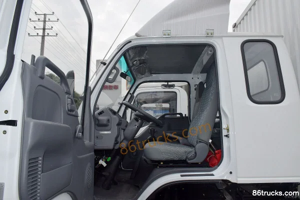 Qingling Isuzu 100P 98 hp 4X2(6 wheels) 3.825m crew cab van light truck (3) | 86Trucks