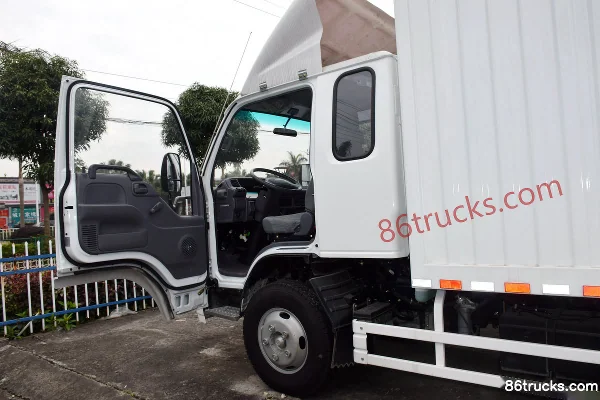 Qingling Isuzu 100P 98 hp 4X2(6 wheels) 3.825m crew cab van light truck (1) | 86Trucks