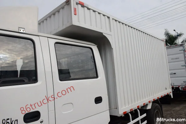 Isuzu 100P 130 ch 4X2(6 roues) camion léger fourgon double cabine 3,245 m Carrosserie (1) | 86Trucks