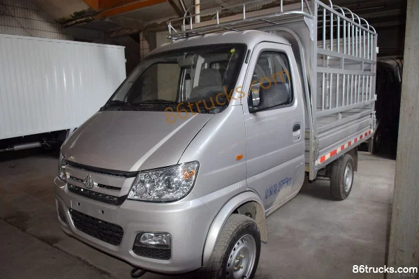 Changan Kuayue Xinbao MINI 1.2L 88hp 4X2(6 wheels) 3.05m single-row stake truck micro truck Exterior (2) | 86Trucks