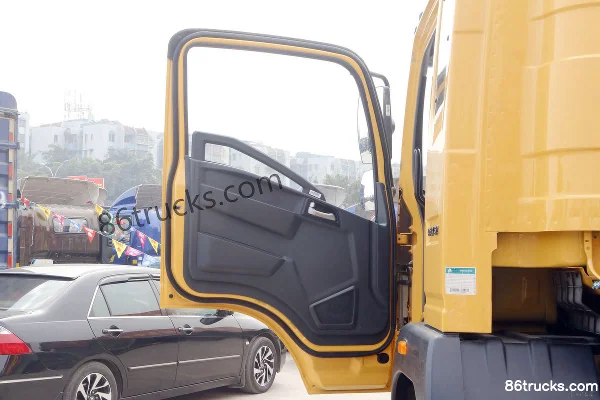 Sinotruk HOWO G5X camion moyen 2018 version logistique 210 ch 4X2(6 roues) camion porteur à ridelles 6,75 m cabine avancée (1) | 86Trucks