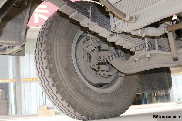 Sinotruk HOWO G5X camion moyen 2018 version logistique 210 ch 4X2(6 roues) camion porteur à ridelles 6,75 m cabine avancée Châssis (3) | 86T