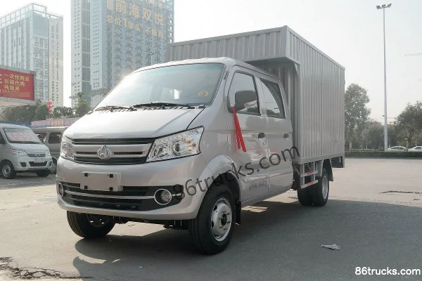 Changan Kuayue Wang X5 1.5L 112hp 4X2(6 wheels) 3.035m double-row van light truck Exterior (3) | 86Trucks