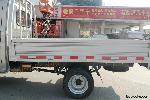 Changan Kuayue Wang X1 Standard Edition 1.5L CNG 97 hp 4X2(6 wheels) 2.71m double-row flatbed micro truck (China VI) Body (2) | 86Trucks